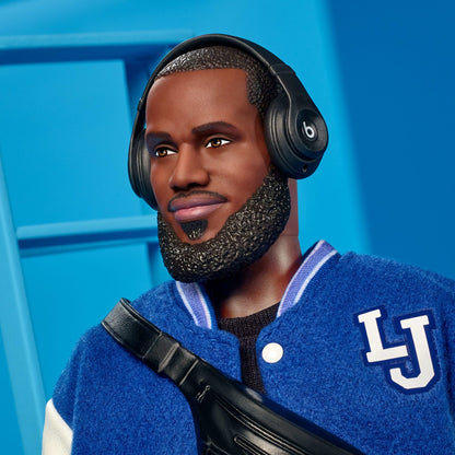 Barbie Poupée Lebron James Kenbassadors Avec Accessoires