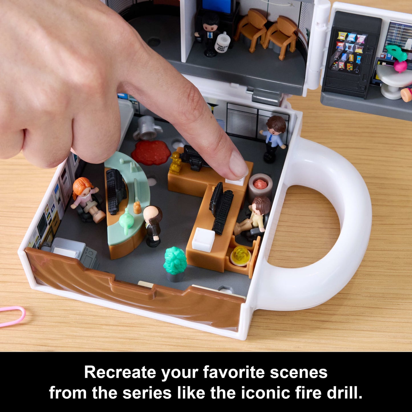 Polly Pocket X The Office Best Boss Mug Compact, Dunder Mifflin Character Set Collectible Toy