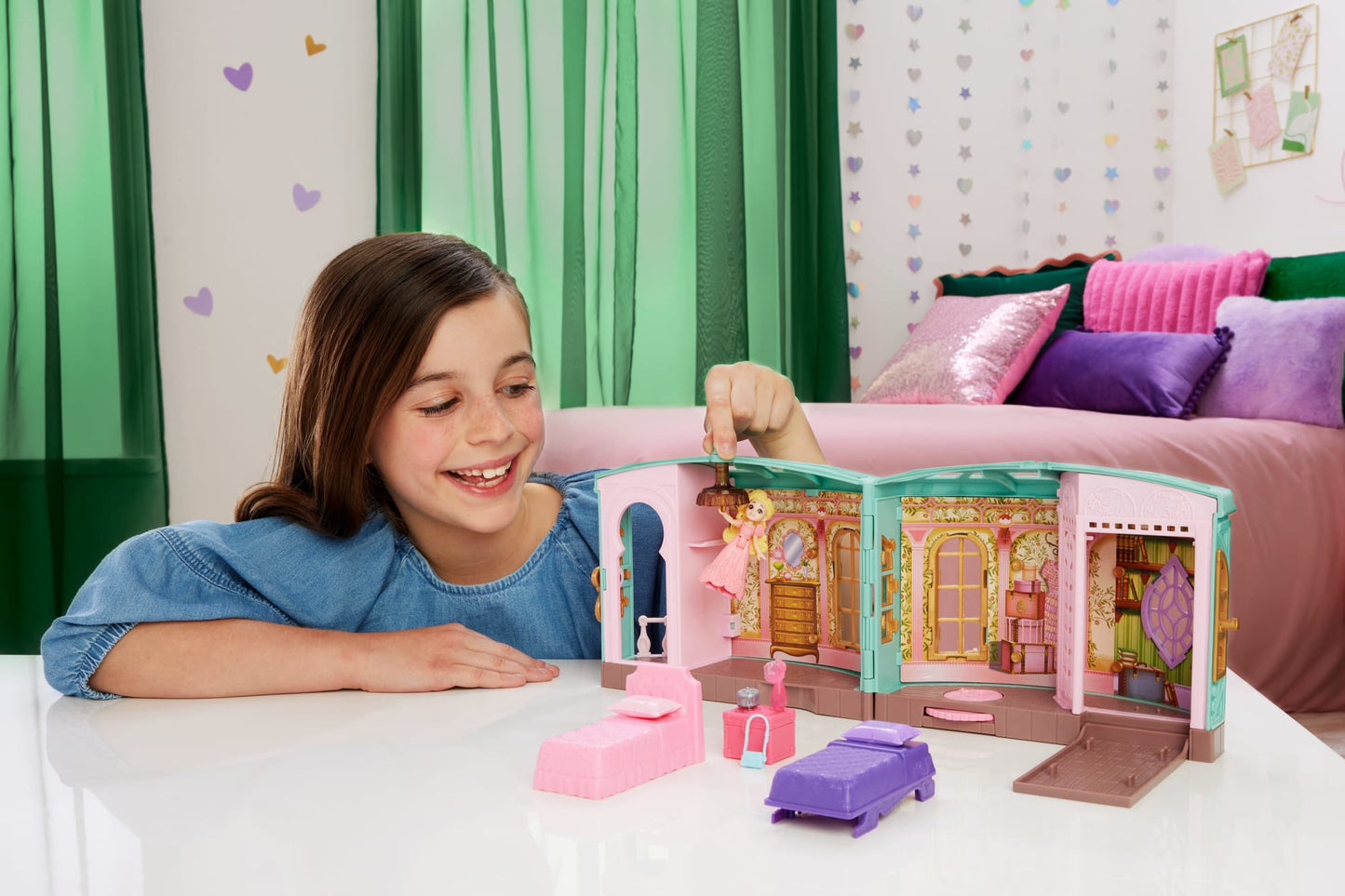 Universal Pictures’ Wicked So Popular Dorm Small Doll Playset With 3 Play Spaces & 10 Total Pieces