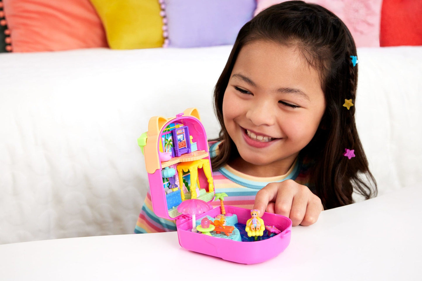 Polly Pocket Kitty Popsicle Resort Compact Playset With 1 Micro Doll And Pet Puppy, Travel Toy With Themed Accessories