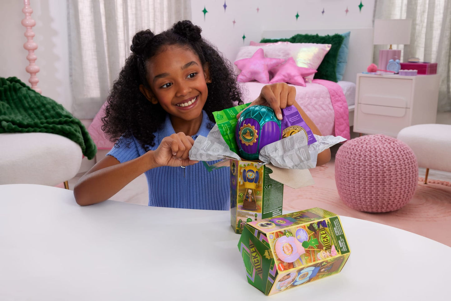 Universal Pictures’ Wicked Ozian Balloons Reveal, Surprise Small Doll