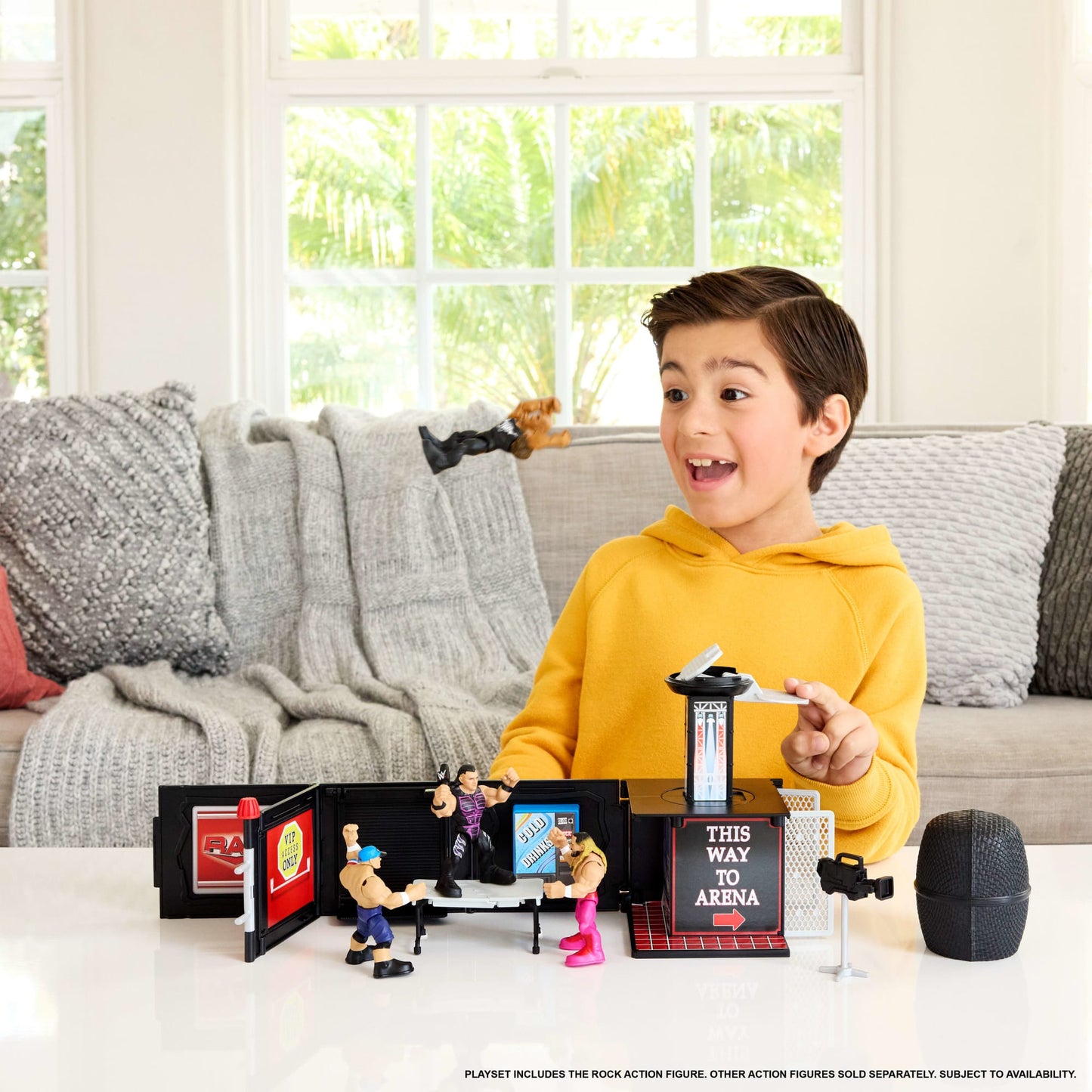 WWE Knuckle Crunchers Final Boss Microphone Playset With The Rock Action Figure & 2 Accessories