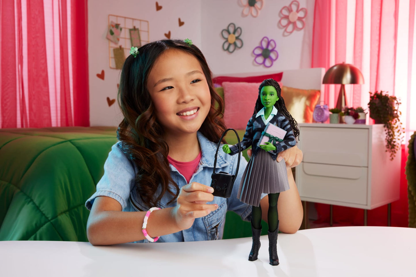 Wicked Boneca ENTERTAINMENT HERO SCHOOL FASHION DOLL