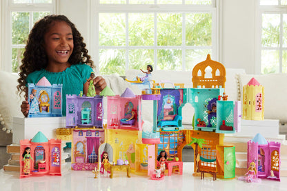 Princesses Disney  Tourelle Surprise  Petite Poupée, 5 Surprises